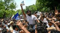 দেশে ফিরে বিক্ষোভে যোগ দিলেন ‘ককরোচ জনতা পার্টি’র প্রতিষ্ঠাতা