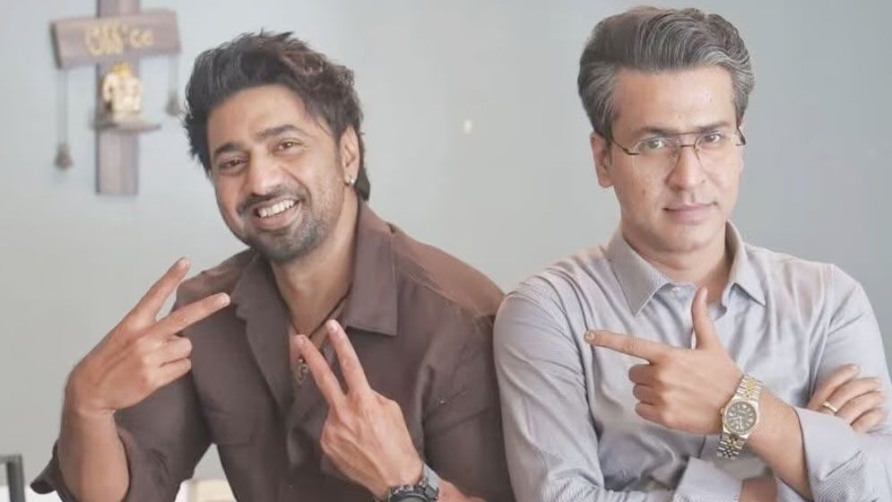 বন্যেরা বনে সুন্দর, শিল্পীরা শিল্পে: দেব
