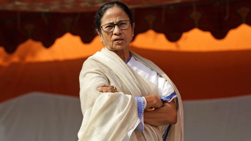 পরাজয়ের ধাক্কা সামলে ঘুরে দাঁড়ানোর চেষ্টা মমতার
