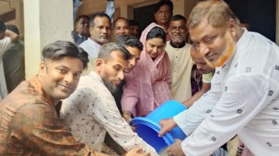 ‎কোনাবাড়ীতে ১৯১ অসহায় পরিবার পেল প্রধানমন্ত্রীর ত্রাণ তহবিলের খাদ্যসামগ্রী