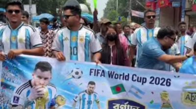 ঠাকুরগাঁওয়ে নীল-সাদা উন্মাদনায় রাজপথে ভক্তদের মহাসমুদ্র