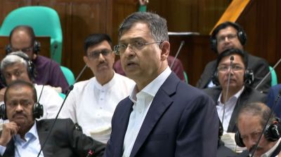 ফেসবুক থেকে ক্ষতিকর কনটেন্ট দ্রুত সরাতে বাধ্য করতে আইন করবে সরকার