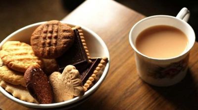 চা-এর সঙ্গে যেসব খাবার ডেকে আনতে পারে বিপদ