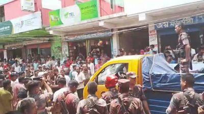 চোরাইপণ্য নিয়ে বিজিবির সঙ্গে সংঘর্ষ, বিএনপি নেতাসহ ১৫ জনের বিরুদ্ধে মামলা