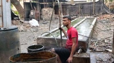 অনুমোদনহীন কারখানায় প্লাস্টিক পুড়িয়ে তৈরি হচ্ছে ডিজেল