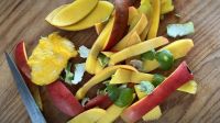 ঘরোয়া যেসব কাজে আমের খোসা ব্যবহার করতে পারেন
