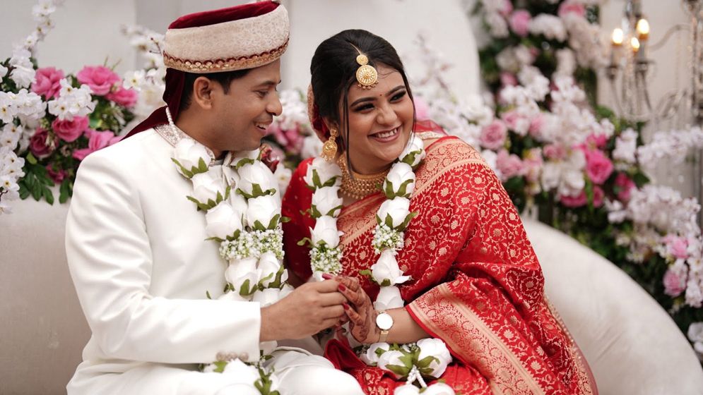 ভাইরাল পোস্টে স্বামীকে নিয়ে যা লিখেছিলেন দীপ্তি চৌধুরী