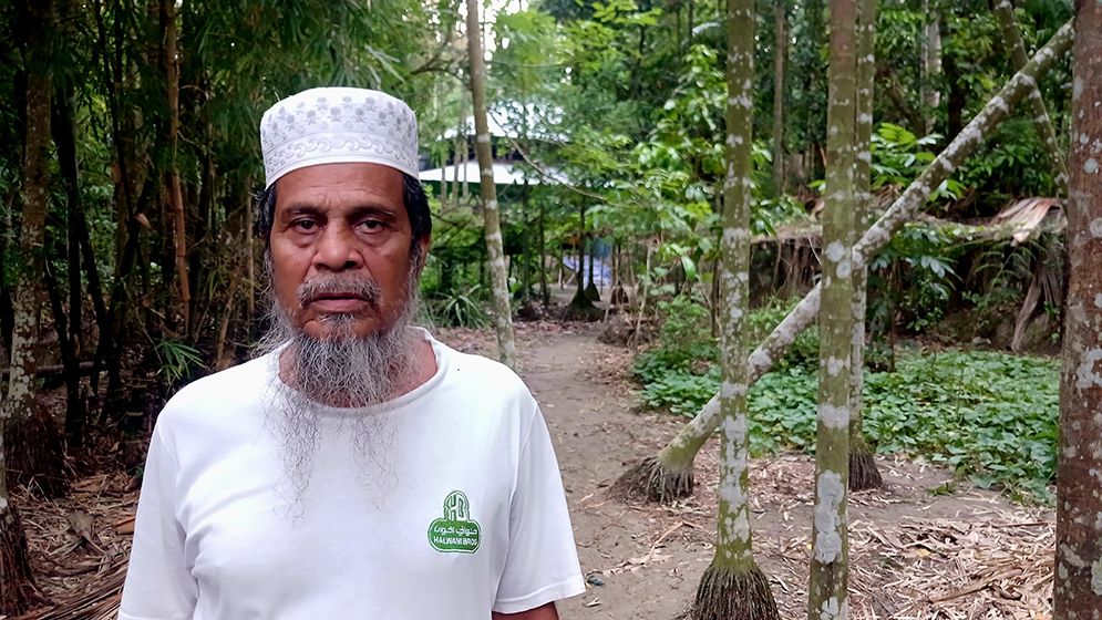 মন্দিরের জমি দখল ও রাস্তা বন্ধ করার অভিযোগ আ.লীগ নেত্রীর স্বামীর বিরুদ্ধে