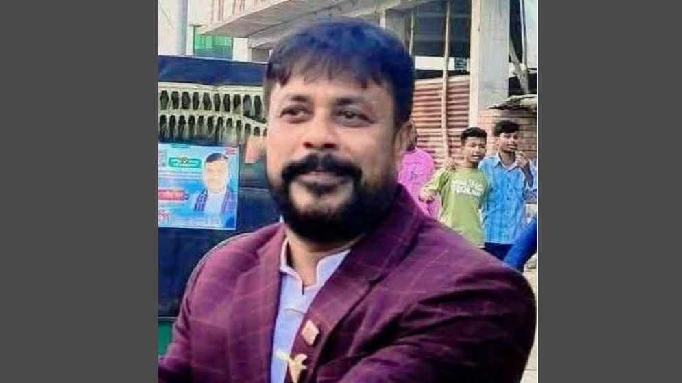 পরকীয়ায় অভিযুক্ত বিএনপি নেতা দল থেকে বহিষ্কার, প্রথম স্ত্রী-সন্তানদের মারধরে আহত