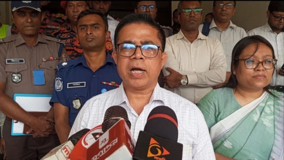 ‘দৌলতদিয়ায় বাসডুবির কারণ ও কারা দায়ী, তদন্তের পর জানা যাবে’