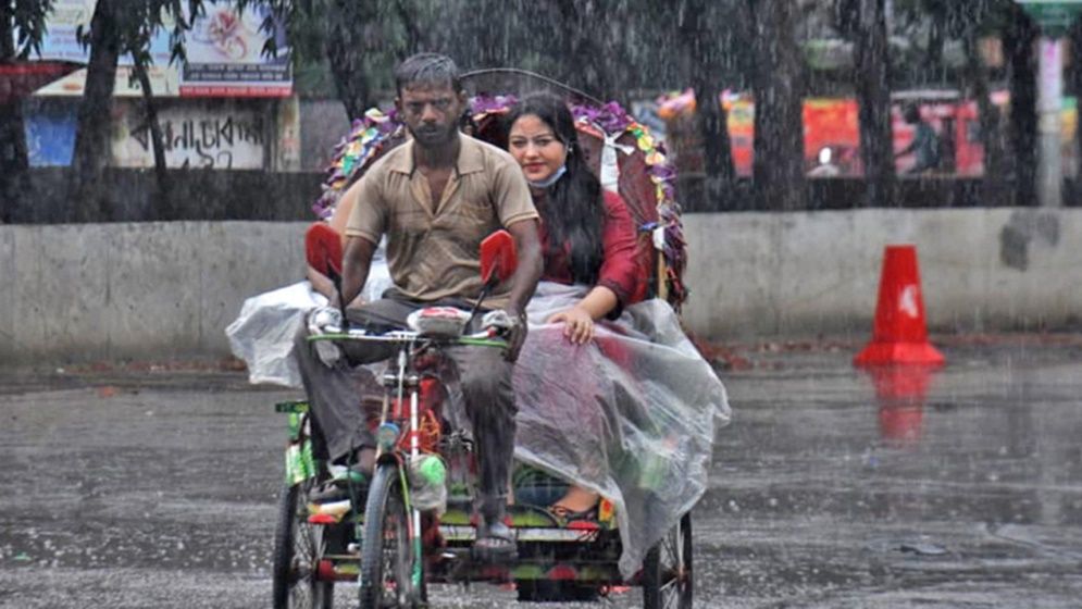 দুপুরের মধ্যে যেসব জেলায় ঝড়সহ বজ্রবৃষ্টির আভাস