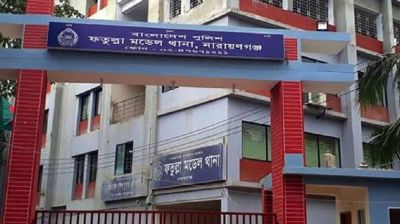 ‘ব্যাড টাচের’ প্রতিবাদ করায় নারী বিক্রেতার মাথা ফাটিয়ে উলটো হুমকি