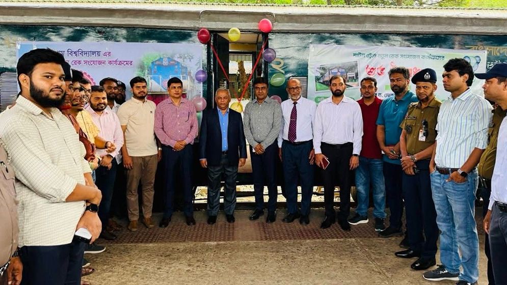 চবিতে জরাজীর্ণ ট্রেন বাদ, নতুন ট্রেন উদ্বোধন