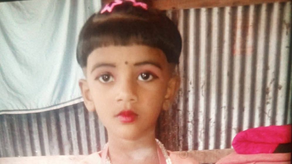 ঘরের ছাদ ধসে শিশুর মৃত্যু