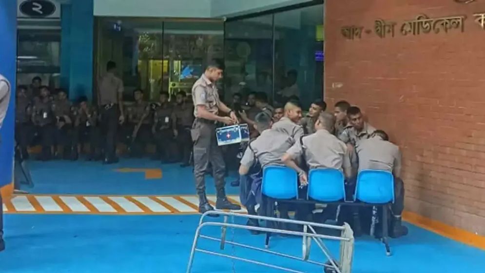 আদ-দ্বীন হাসপাতালে পুলিশ মোতায়েন