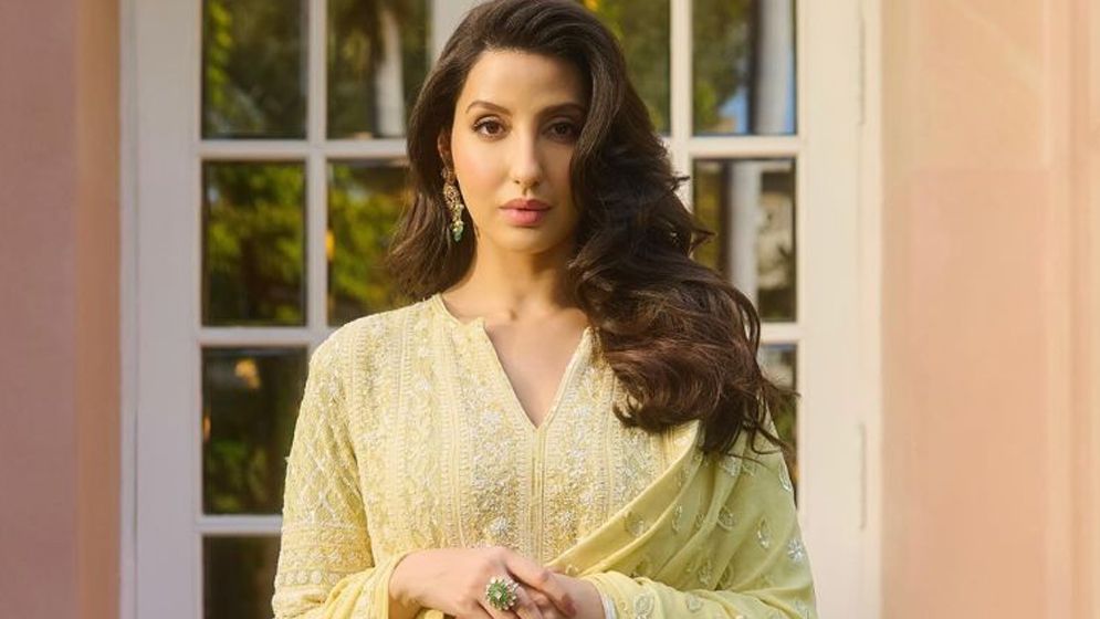 এক গানেই নেটদুনিয়ায় প্রশংসা ও সমালোচনার মুখে নোরা