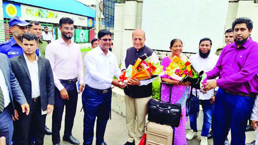 বাংলাদেশে পা রেখেই ‘দুই দেশকে এক’ করার বার্তা ত্রিবেদীর