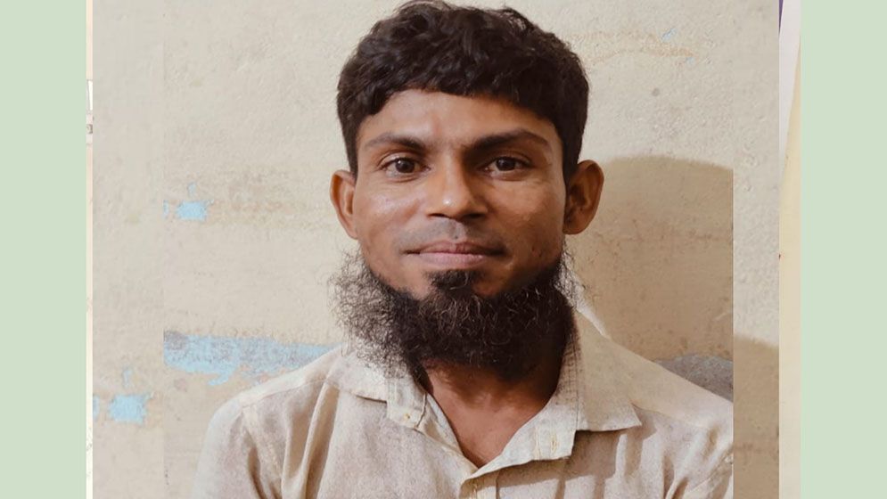 কাপড় বদলানোর সময় শিশুকে ধর্ষণ, যুবক গ্রেফতার