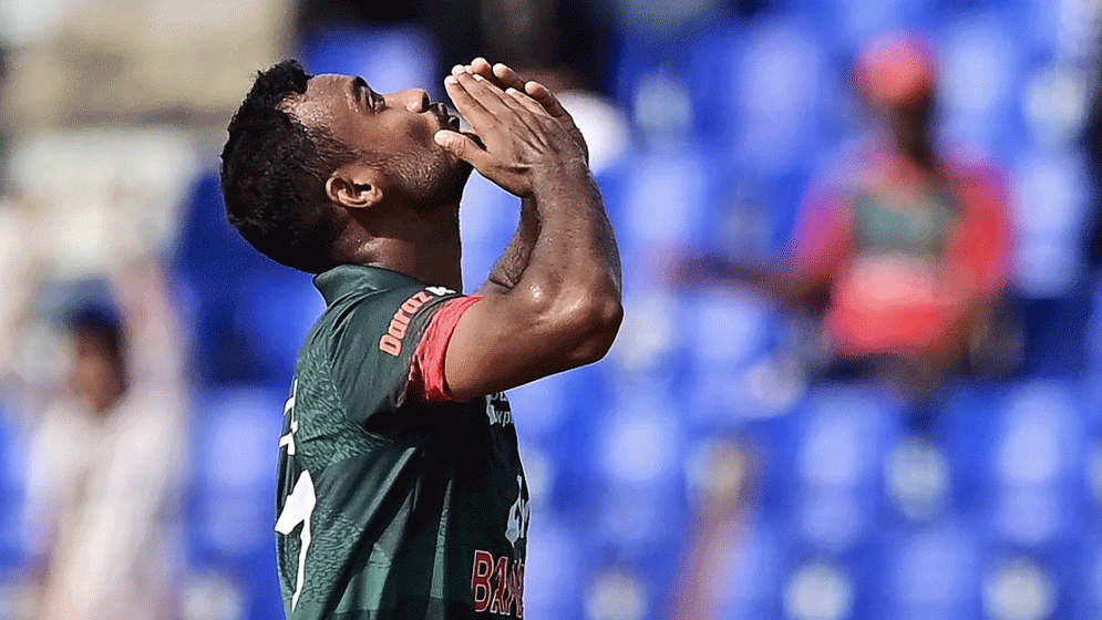 ৩ বলে অস্ট্রেলিয়ার ২ উইকেট শিকার শরীফুলের