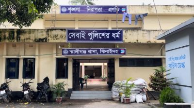 ‘পুলিশকে মাসিক ৬০ হাজার টাকা চাঁদা দিয়ে ব্যবসা করি’