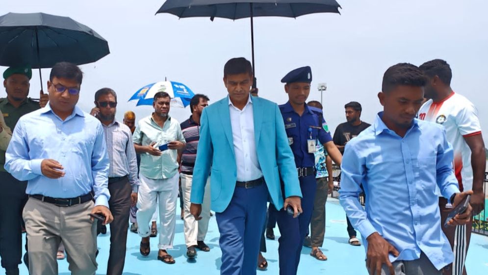 ধলাই নদীর ভাঙন এলাকা পরিদর্শনে প্রতিমন্ত্রী ফরহাদ হোসেন