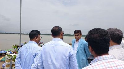 সাদাপাথর নৌকাঘাট থেকেই ফিরে গেলেন মন্ত্রী