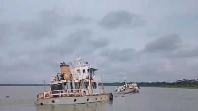 পিরোজপুরে ডুবন্ত জাহাজ থেকে যুবকের অর্ধগলিত মরদেহ উদ্ধার