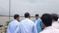 সাদাপাথর নৌকাঘাট থেকেই ফিরে গেলেন মন্ত্রী