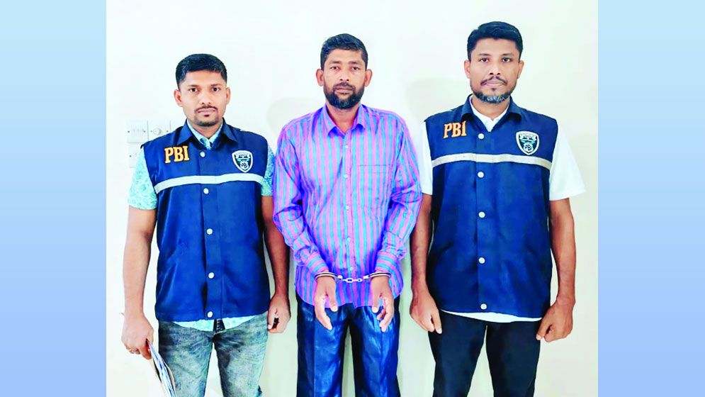 ফিরেছে খুনি মোবারক বেনজীরও ফিরবে
