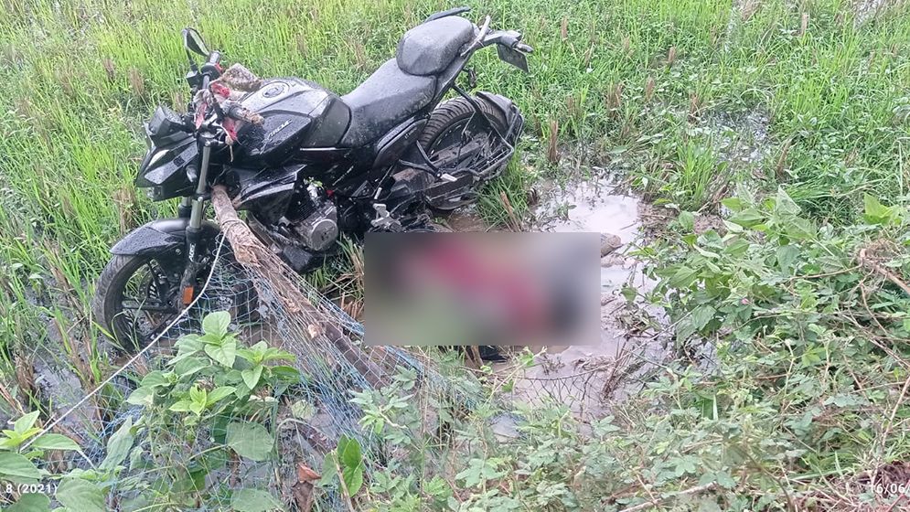 মোটরসাইকেল নিয়ন্ত্রণ হারিয়ে খাদে, এনজিও কর্মকর্তা নিহত