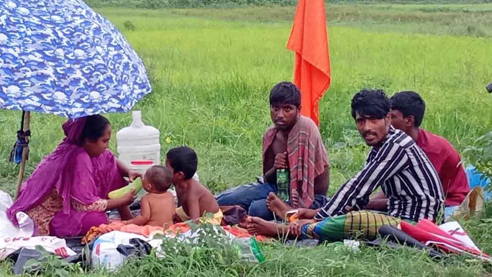 ১৬ জনকে ফিরিয়ে নিয়েছে বিএসএফ শূন্যরেখায় ৯ জন