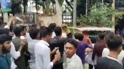 নদীভাঙন রোধে টেকসই উদ্যোগ না নেওয়ায় পাউবো অফিস ঘেরাও