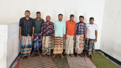 গোমস্তাপুর সীমান্তে পুশইনে সহায়তার অভিযোগে ৭ বাংলাদেশি আটক