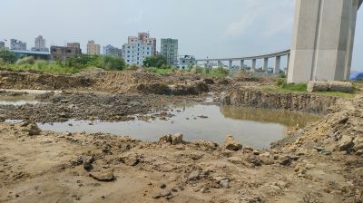 পদ্মা সেতু রেল সংযোগ সেতুর পিয়ারের নিচের মাটি কেটে বিক্রি!