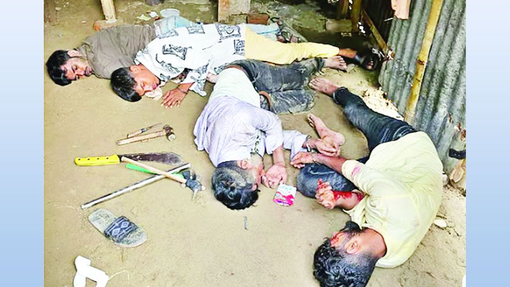 সকালে কোপাল ব্যবসায়ীকে, বিকালে ওসি-এসআইকে