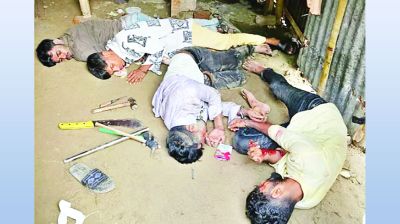 সকালে কোপাল ব্যবসায়ীকে, বিকালে ওসি-এসআইকে