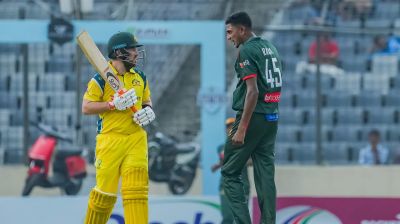 ৩৮ রানে ২ উইকেট নেই অস্ট্রেলিয়ার