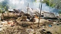 অটোচালকের খুনির বাড়িতে আগুন দিল জনতা