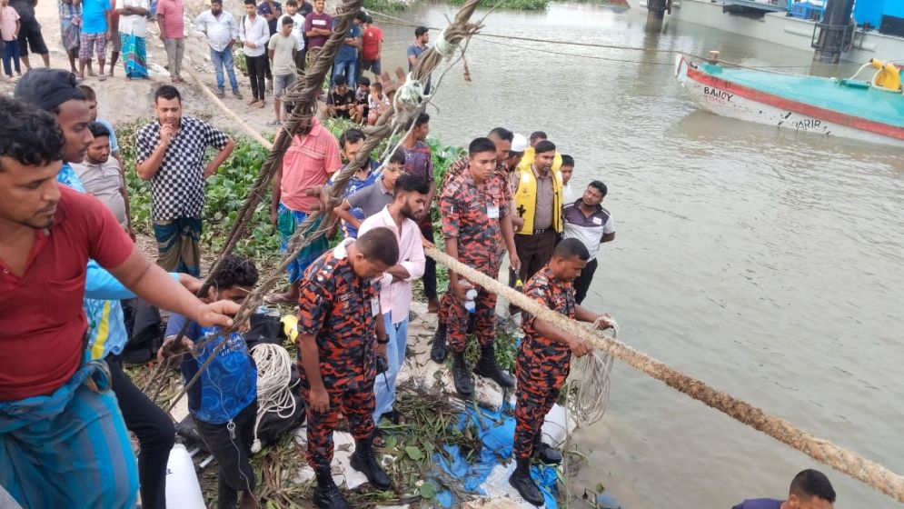 মেঘনা নদীতে গোসল করতে নেমে দুই শিক্ষার্থীর মৃত্যু