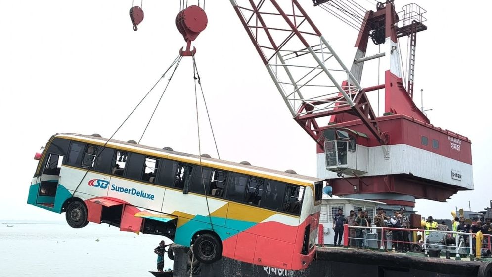 পদ্মায় ডুবে যাওয়া সেই বাসের ফিটনেসসহ সব কাগজই ছিল মেয়াদোত্তীর্ণ