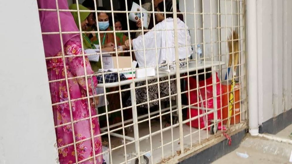 কারখানায় পানি পান করে অর্ধশতাধিক শ্রমিক অসুস্থ