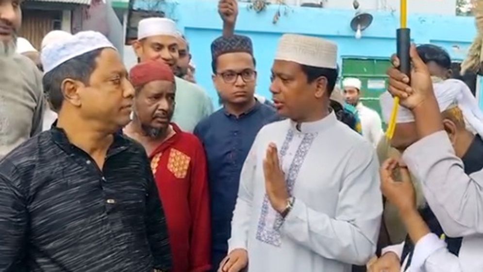 শাহপরান মাজারেও মদ-গাঁজার আসর বন্ধে ডিসির নির্দেশনা