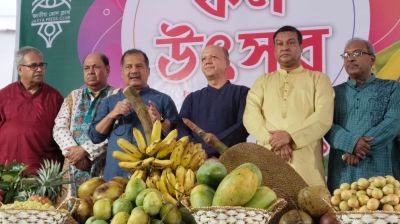 জাতীয় প্রেস ক্লাবে ফল উৎসব ও গানের আসর