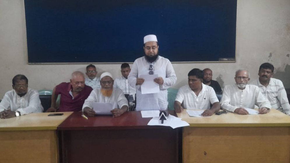 সংবাদ সম্মেলন করে জাতীয় পার্টি নেতাদের পদত্যাগ