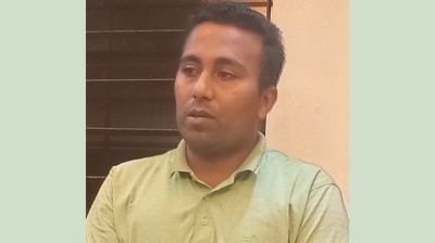 ঘুস লেনদেনের সময় হাতেনাতে ধরা পড়লেন অডিটর