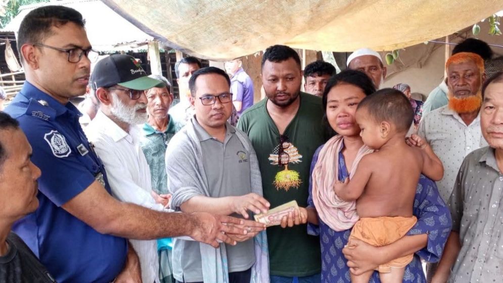 টাঙ্গাইলে প্রাণ হারানো চারজনের পরিবারের পাশে আইসিটি মন্ত্রী