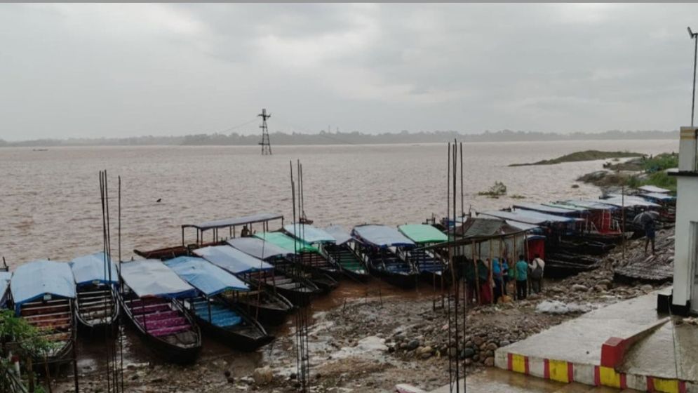 পাহাড়ি ঢলে সুনামগঞ্জের নিম্নাঞ্চলে বন্যার শঙ্কা