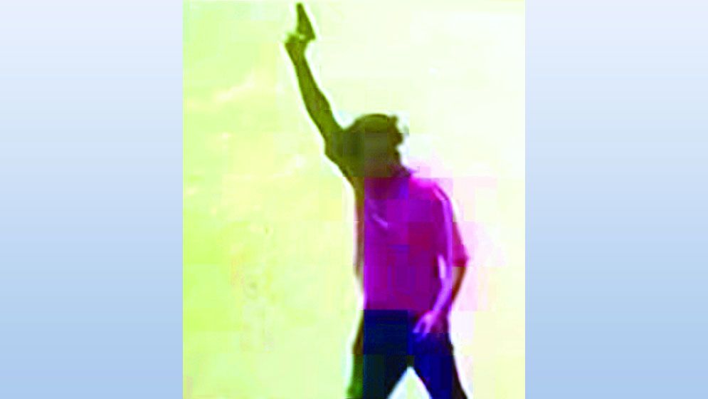 চান্দগাঁওয়ে অস্ত্র উঁচিয়ে গুলি