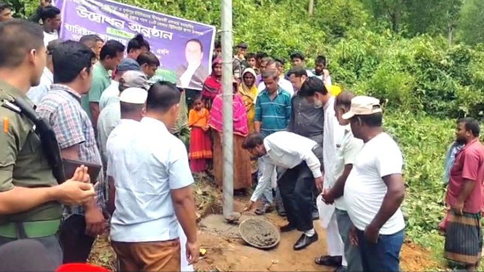 ডেপুটি স্পিকারের উদ্যোগ: বন্যহাতির আক্রমণ থেকে রক্ষা পাবে এলাকাবাসী