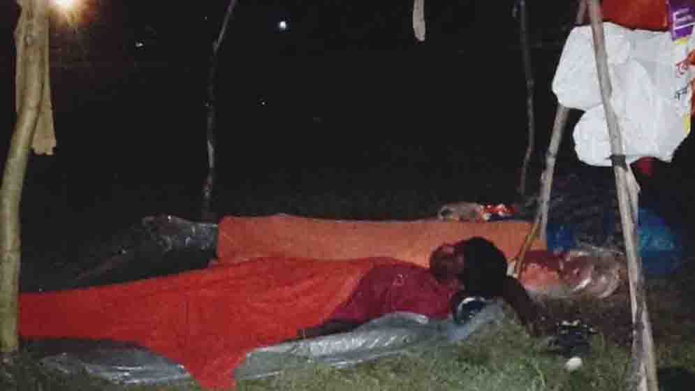 শূন্যরেখায় ১০ দিন ধরে আটকে আছে ৫ প্রাণ